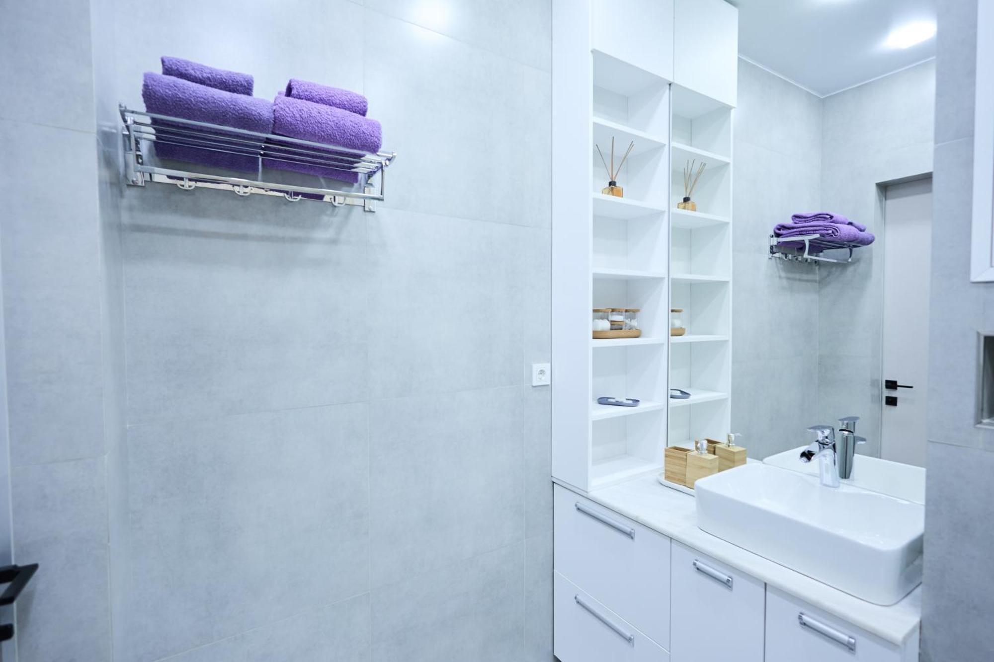 Lovely 1-Bedroom Rental Unit In Downtown Dushanbe Esterno foto
