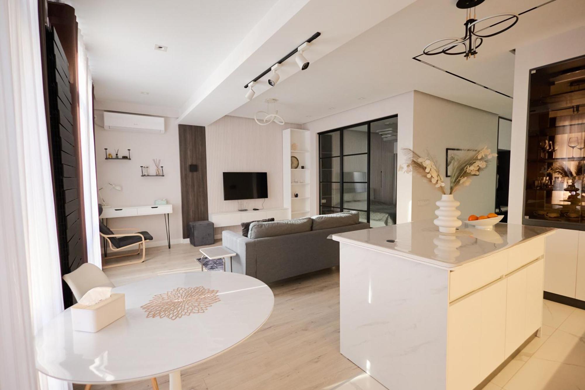 Lovely 1-Bedroom Rental Unit In Downtown Dushanbe Esterno foto